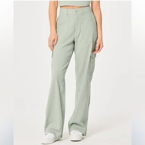 Hollister ultra high rise drapey linen cargo pants, large